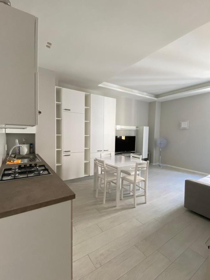 Апартаменты Casa Dante: Oneglia Centro-Marina-Spiagge Империя Экстерьер фото